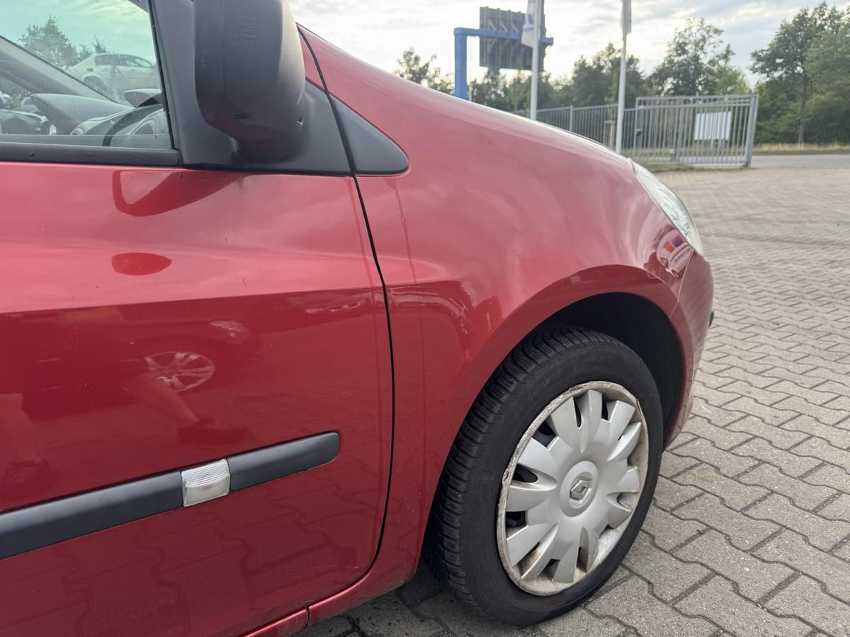 Renault Clio 3 original Kotfl&uuml;gel vorn rechts TEB76 red of fire Index 185 Bj.2005